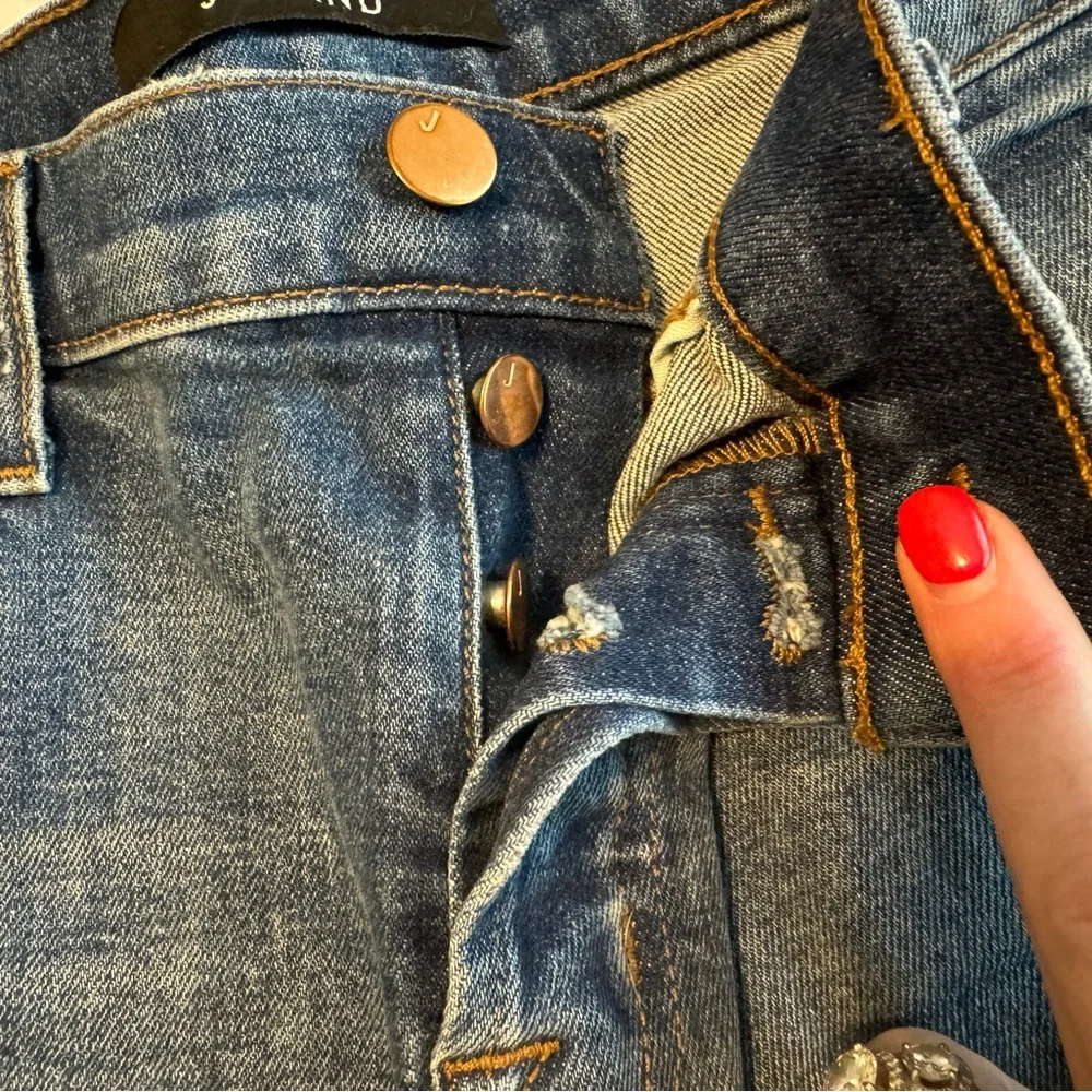 [J BRAND] Gracie High-Rise Cuffed Denim Shorts in ‘Jagger’ - Picture 5 of 11